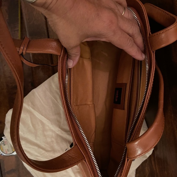 Leather satchel by Hobo. Beautiful pecan color - Picture 3 of 8
